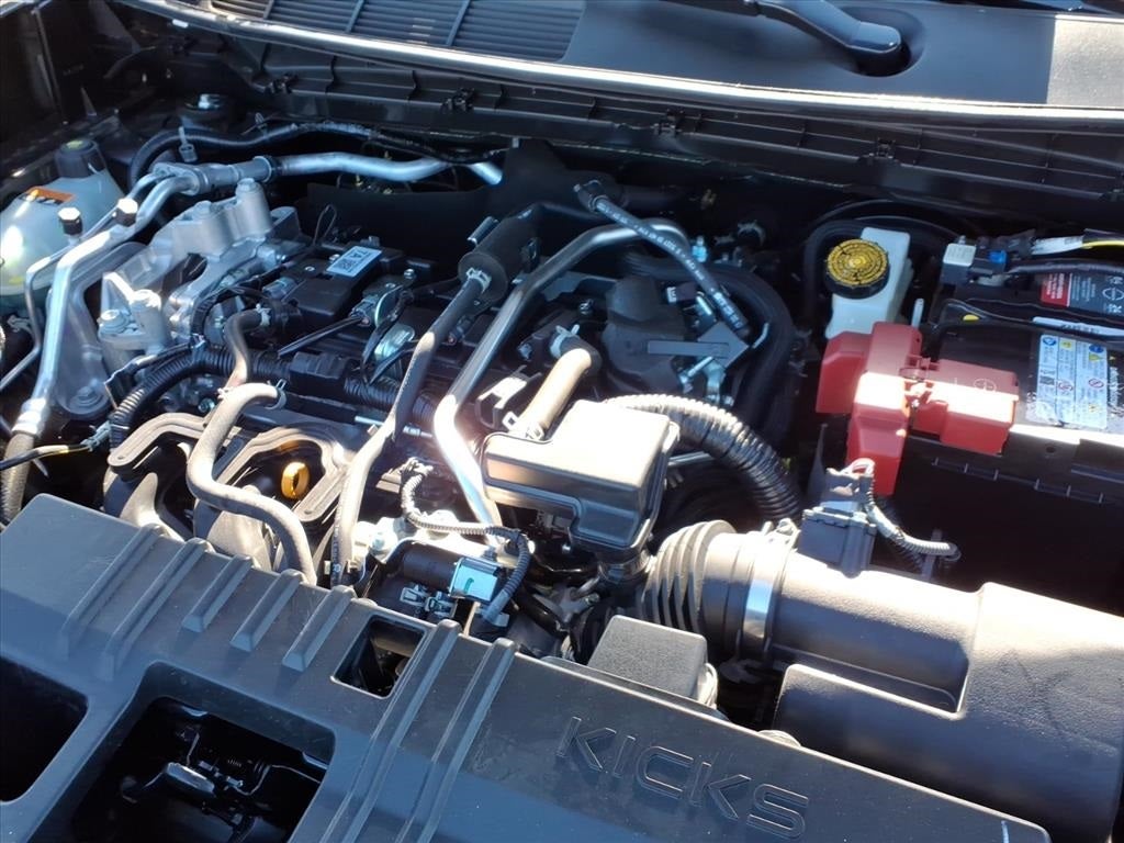 2025 Nissan Kicks SR