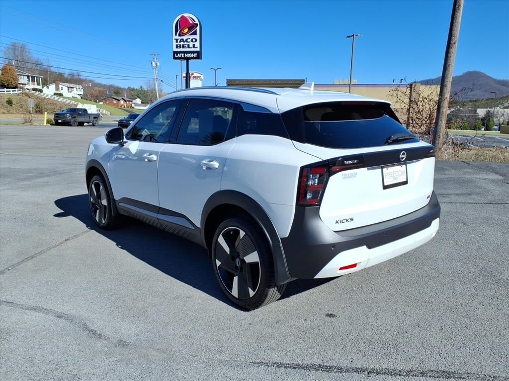 2025 Nissan Kicks SR