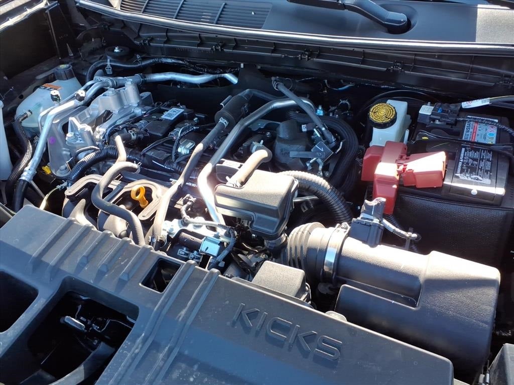 2025 Nissan Kicks SR