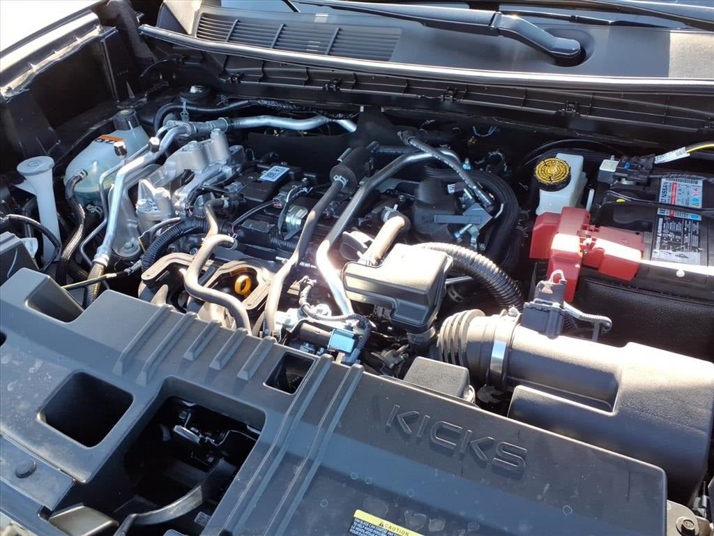 2025 Nissan Kicks SR