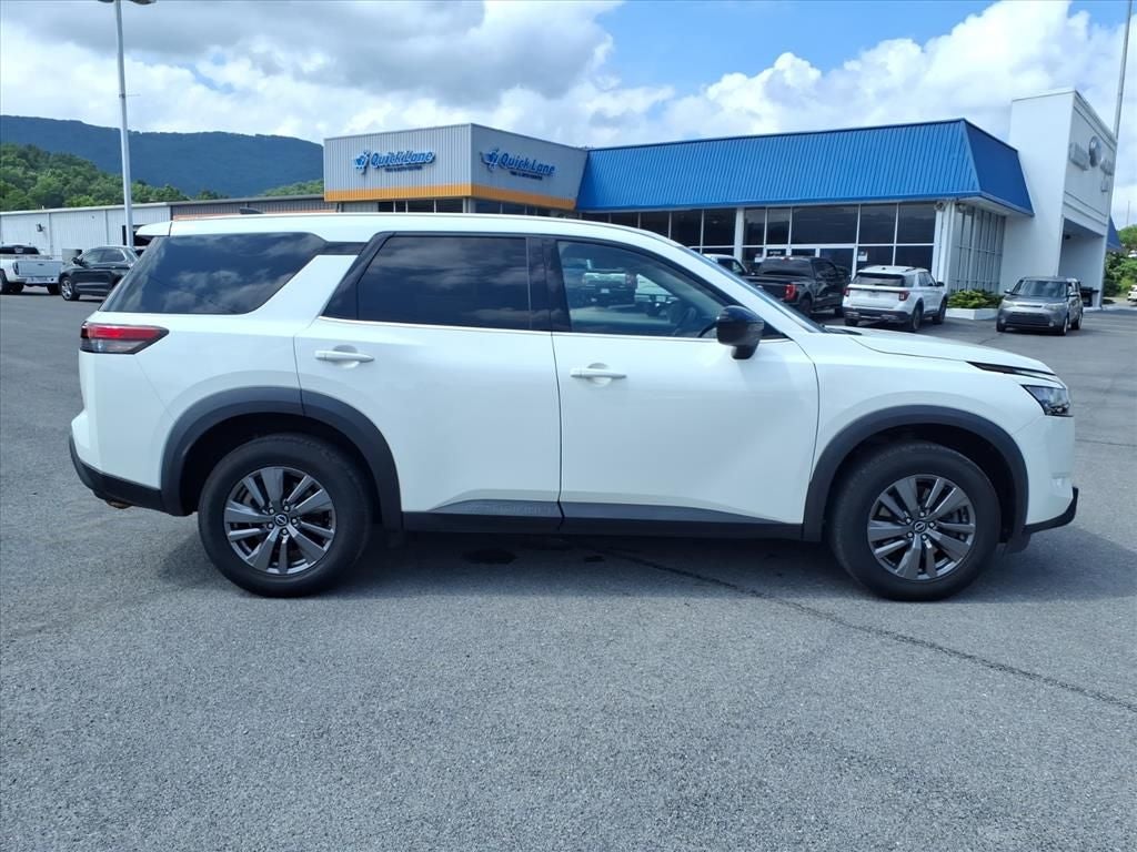 2023 Nissan Pathfinder S