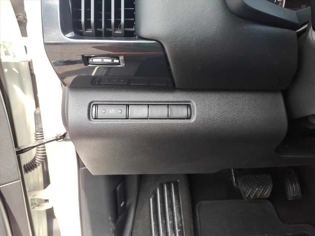 2023 Nissan Pathfinder S