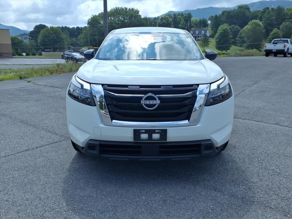 2023 Nissan Pathfinder S