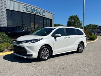 2021 Toyota Sienna XLE 7 Passenger