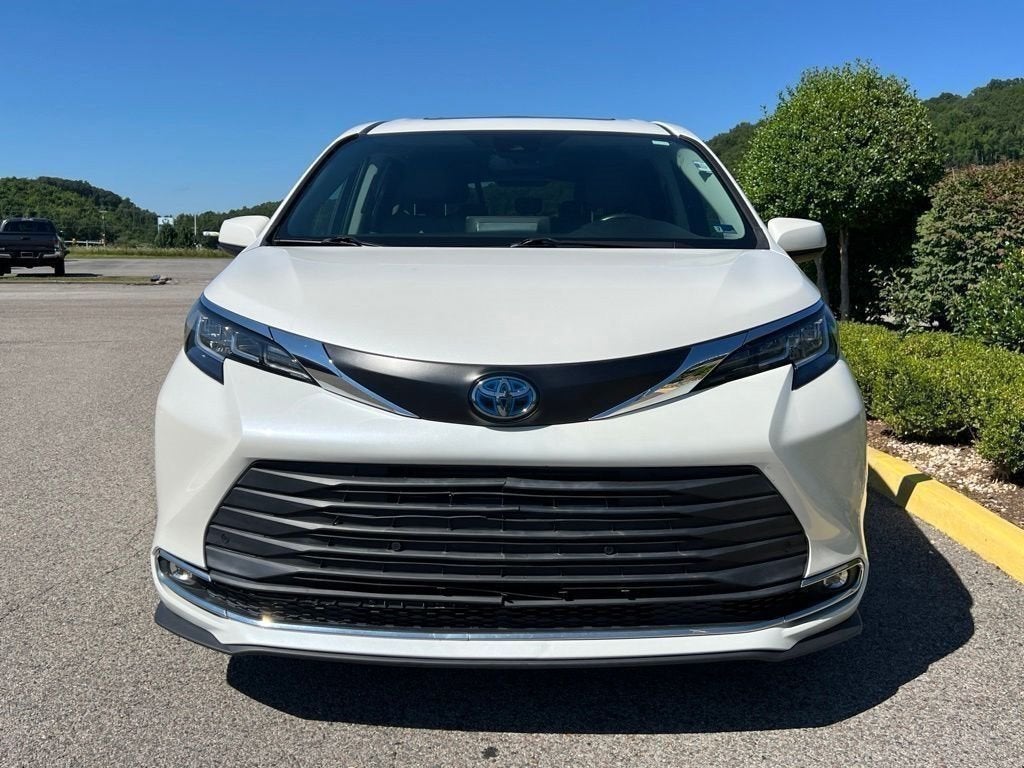 2021 Toyota Sienna XLE 7 Passenger