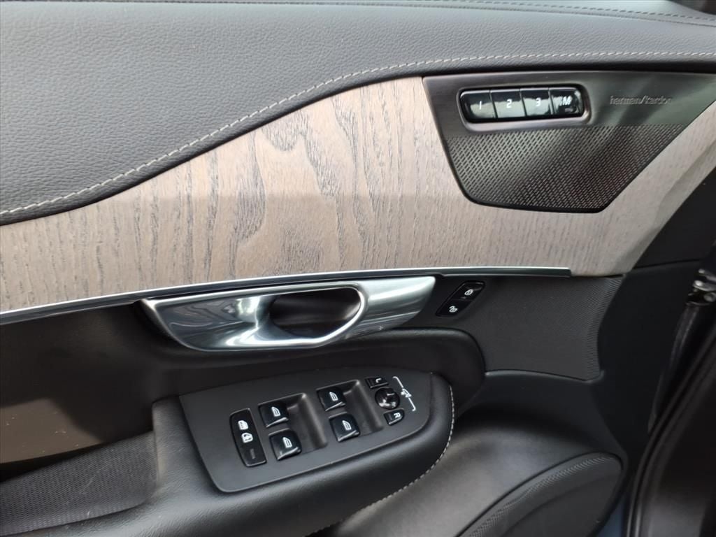 2022 Volvo XC90 T6 Inscription