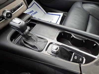 2022 Volvo XC90 T6 Inscription